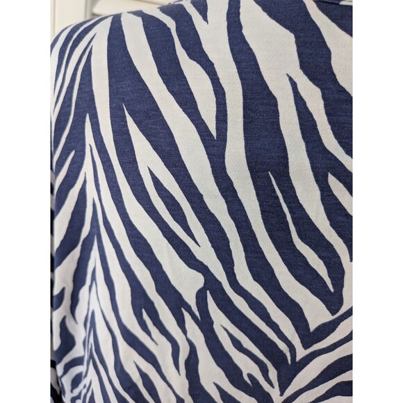 Coolibar Long Sleeve Tunic Shirt Top Women's XL Blue White Animal Print UPF 50+ - Picture 8 of 12